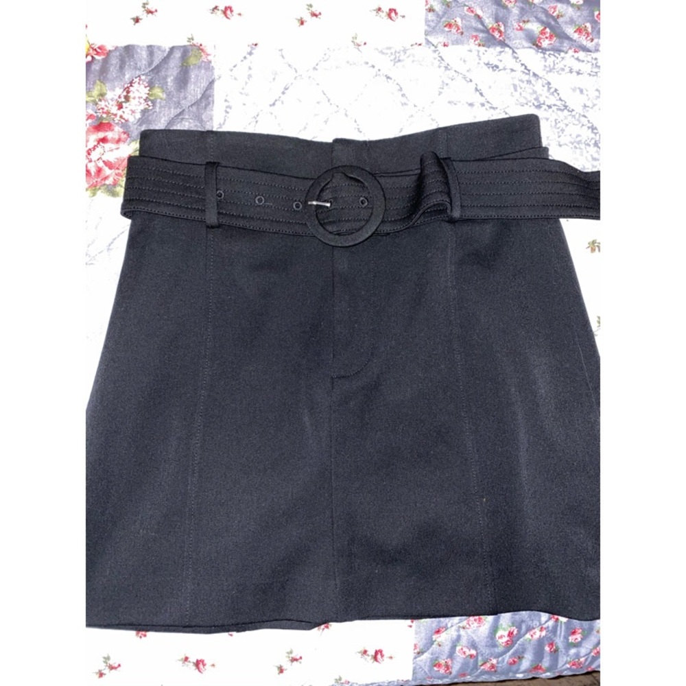 Like new Zara Black skirt ✨
